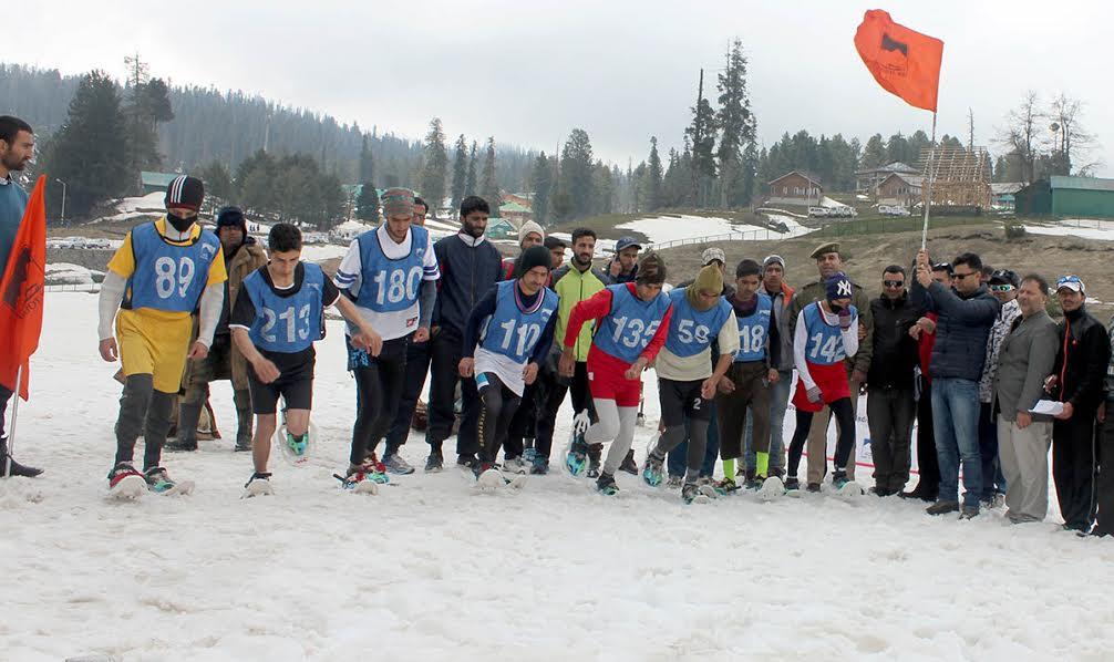 Gulmarg hosts first ever Snow Shoe event