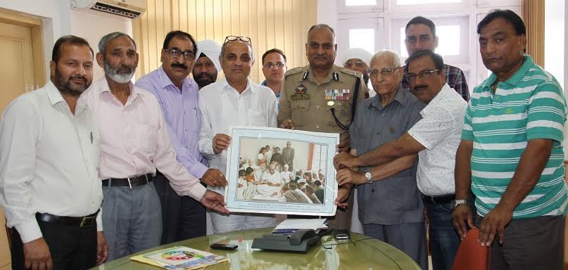 DGP lauds the services of Gandhi Global Family