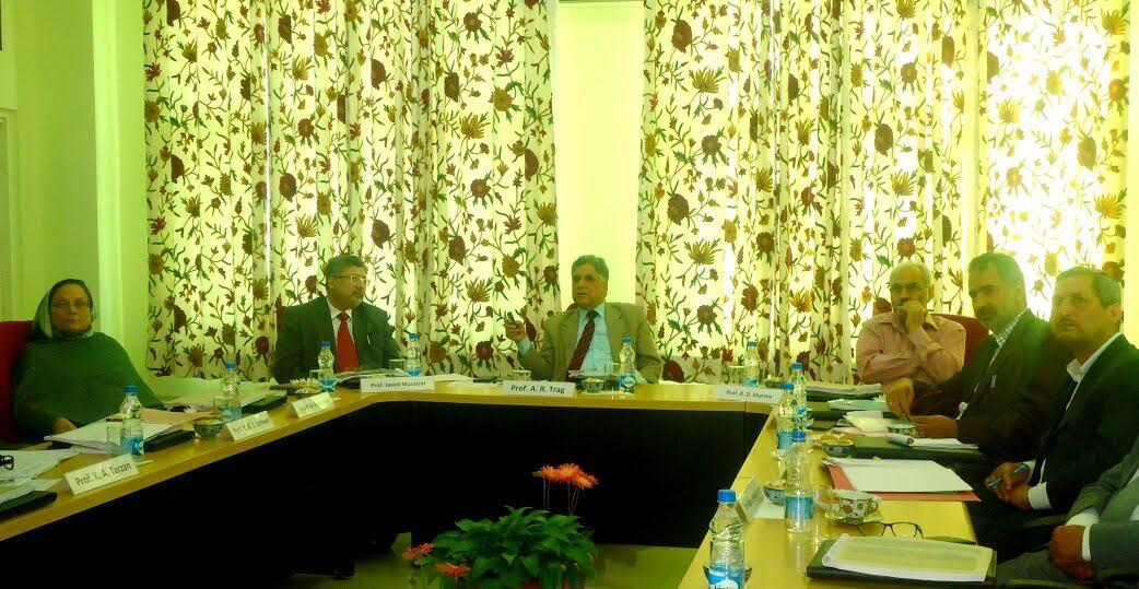 IUST holds Executive Council meet