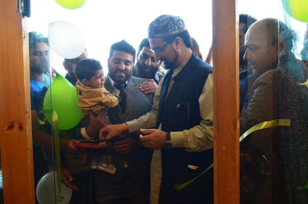 Mirwaiz inaugurates 'Paradise Wood House’ at Lethpora