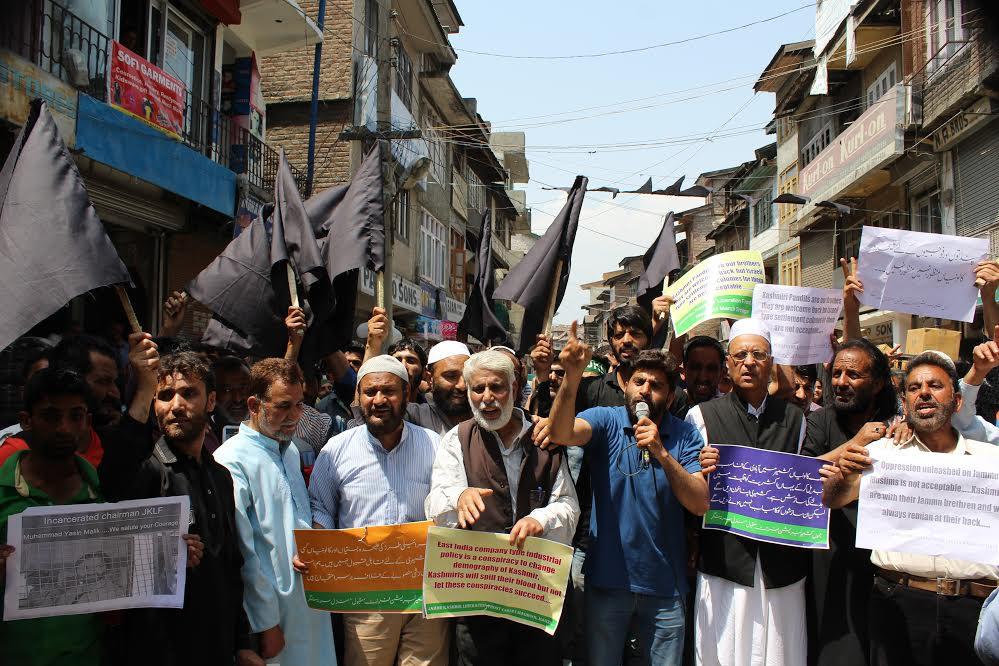 Protests held across Valley against Sainik, Pandit Colonies