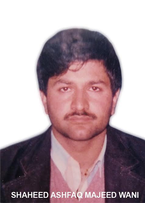 JKLF pays tribute to Ishfaq Majeed, Adv Sarwar