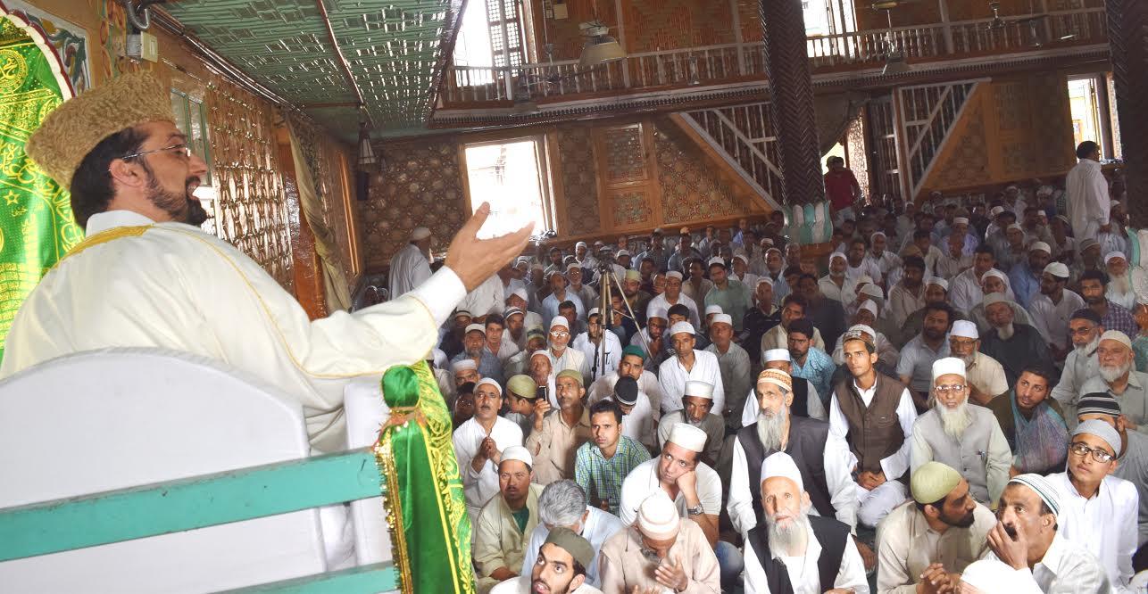Hazrat Fatima’s life is a shinning beacon for all Muslims: Mirwaiz