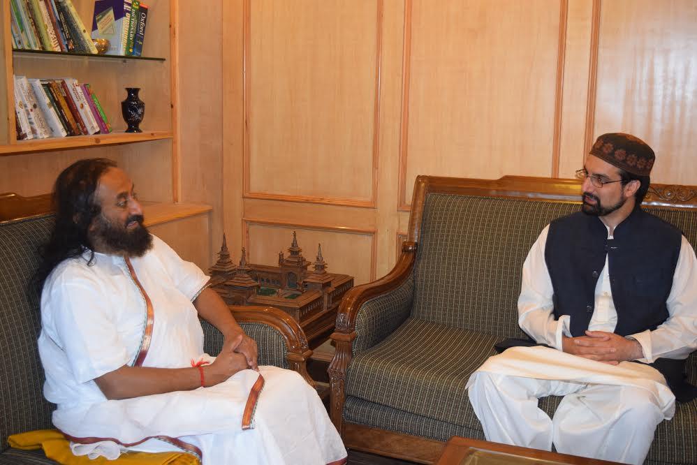 Mirwaiz condemns atrocities being carried on people of Kashmir
