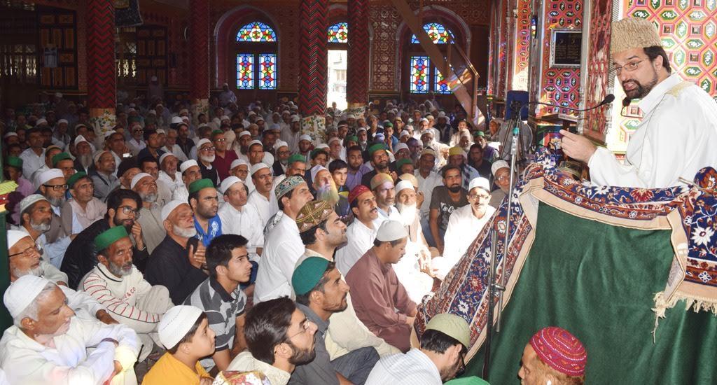 Mirwaiz urges women to seek their rights