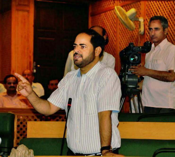 Vikar Rasool expresses concern on price hike, NFSA