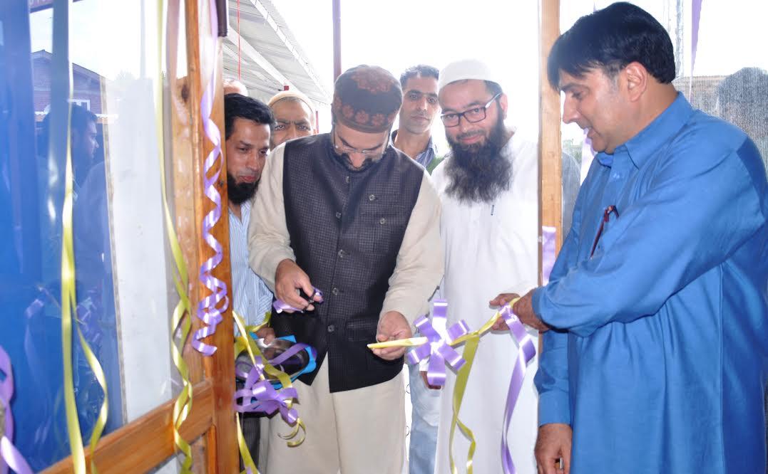 Mirwaiz inaugurates Diagnostic & Research Centre