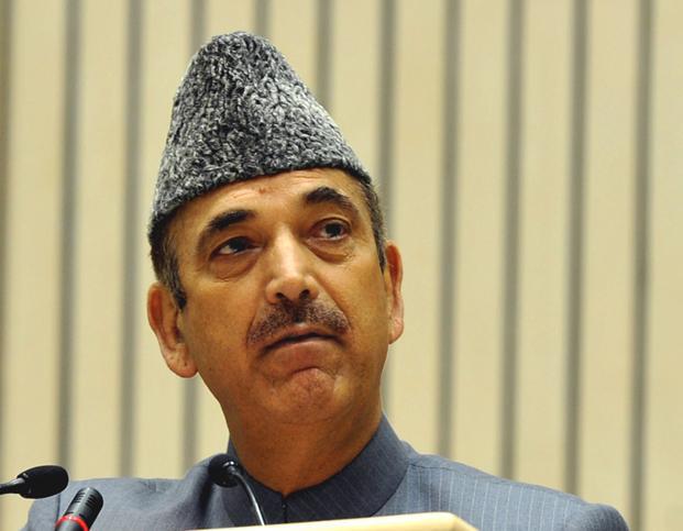 Azad condoles demise of Peerzada Ghulam Jeelani