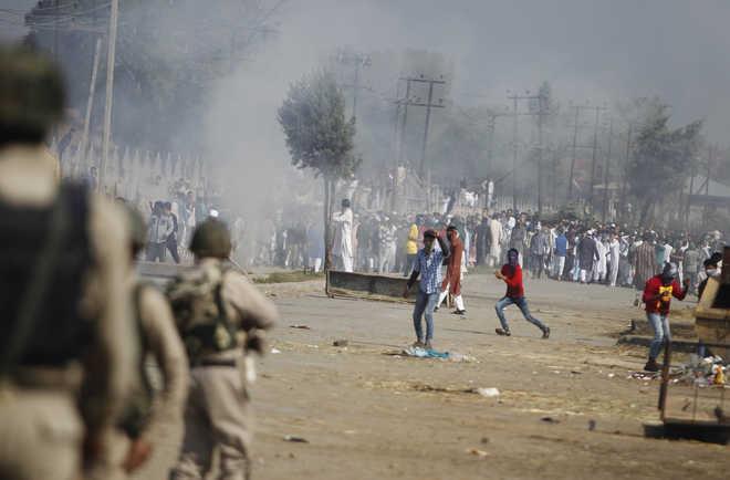 Valley simmers on Eid, clashes at various places