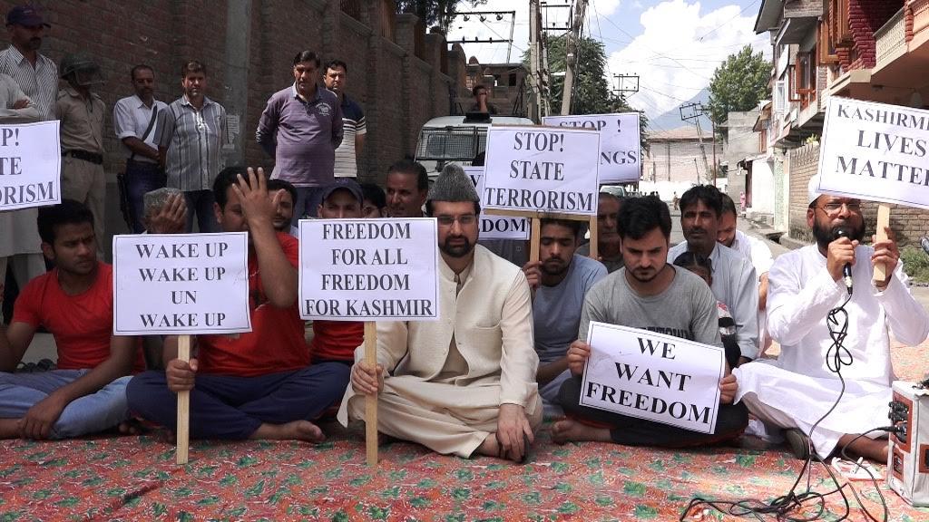 Mirwaiz slams coalition on foiling “referendum march”