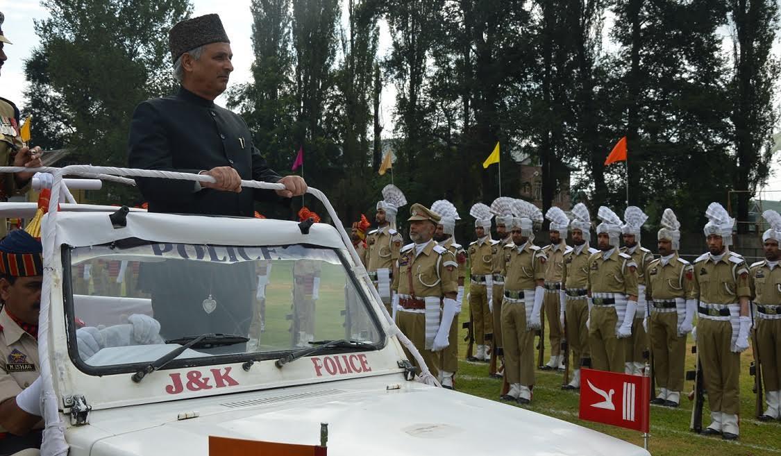 I-Day parades held across Kashmir