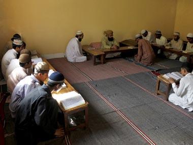 Understand greatness of Islamic Schools: Moulana Rehmatullah urges Beigh