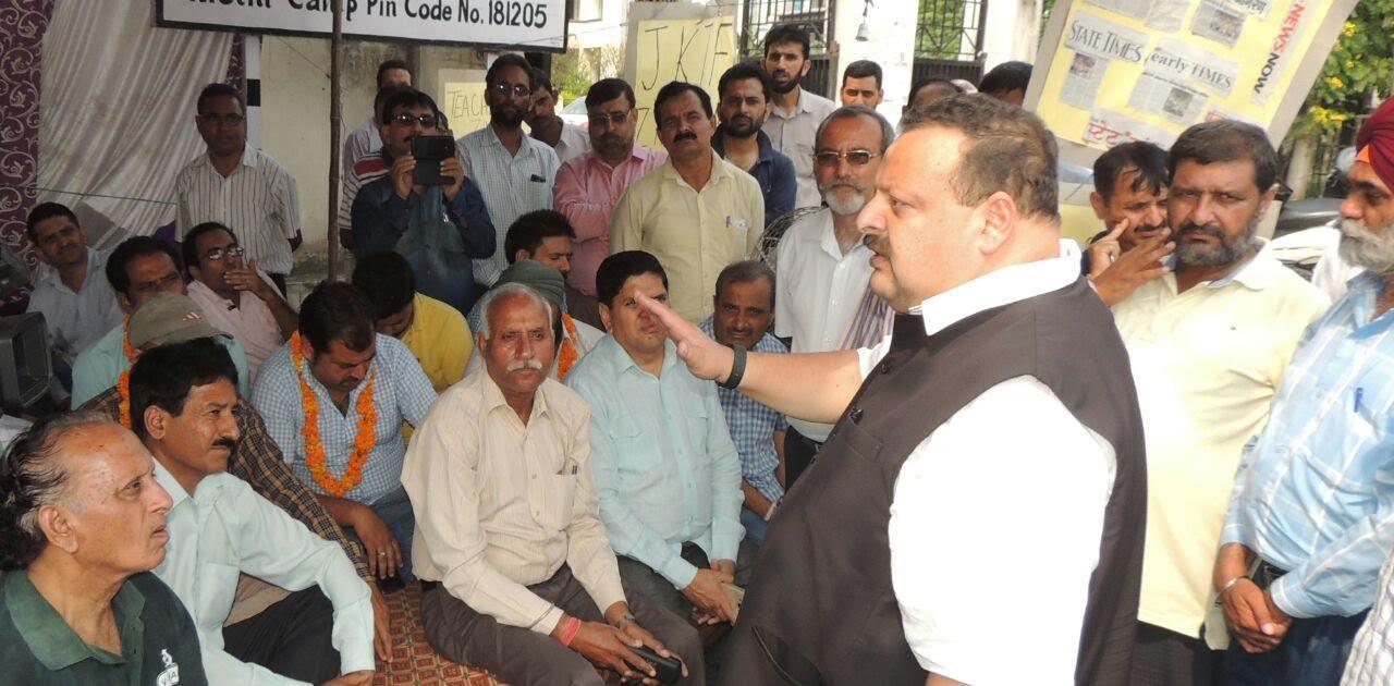 Restore dignity of teachers: Rana to Govt