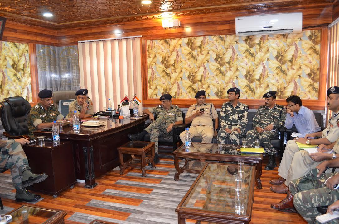 Vaid visits Handwara, Kupwara