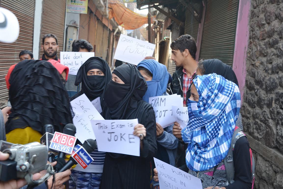 ‘Anti-exams’ protest continues in Kashmir