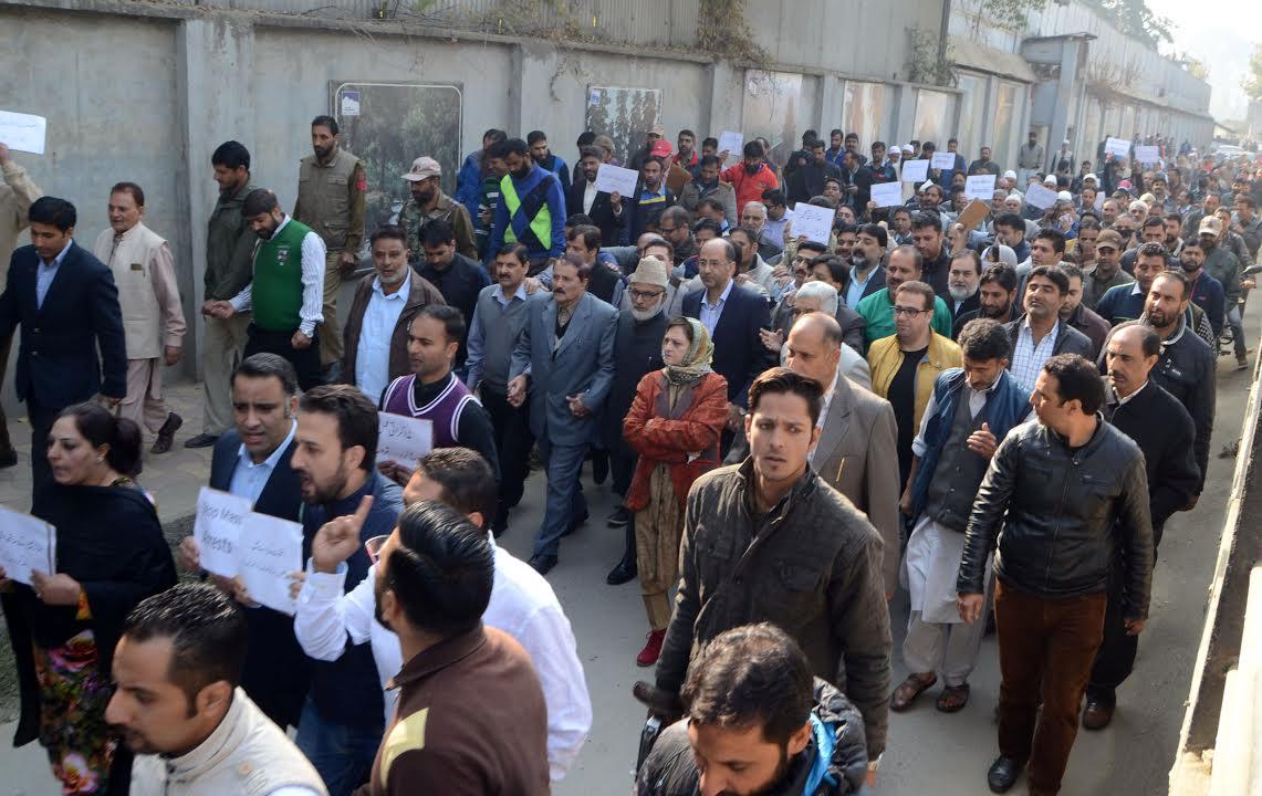 NC protests outside CM’s residence