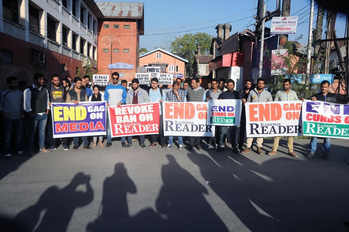 Journalists protest for lifting ban on Kashmir Reader