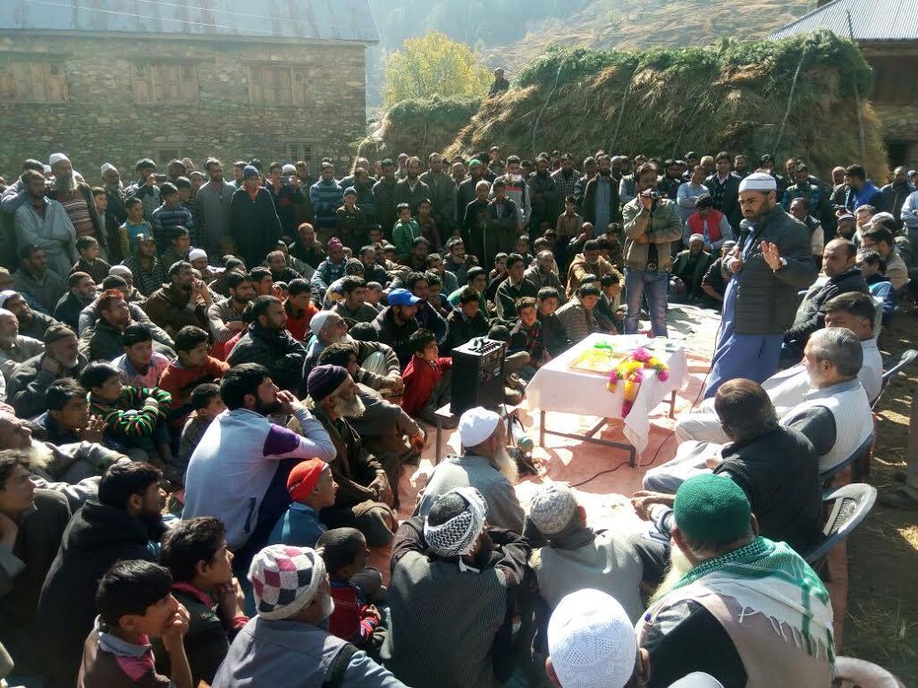 Vikar holds grievance camp