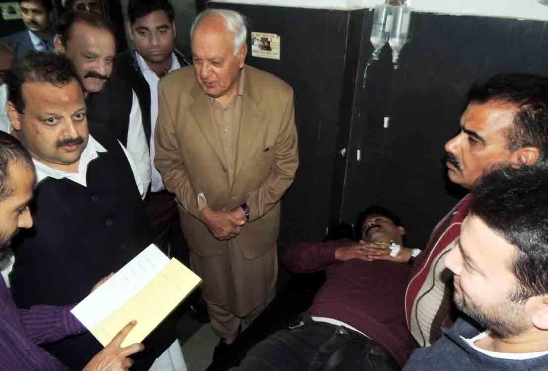 Farooq, Omar condemn lathicharge on NC rally