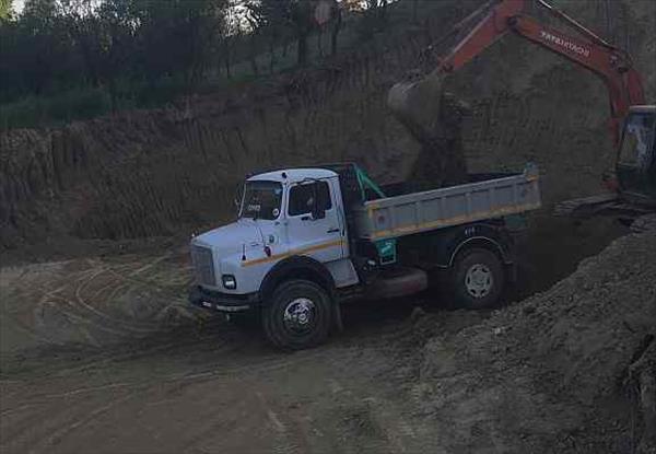 Illegal soil extraction goes unabated in Hajin