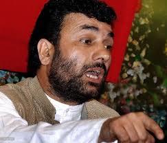 Javaid Mir, other leaders meet pellet victims at SMHS
