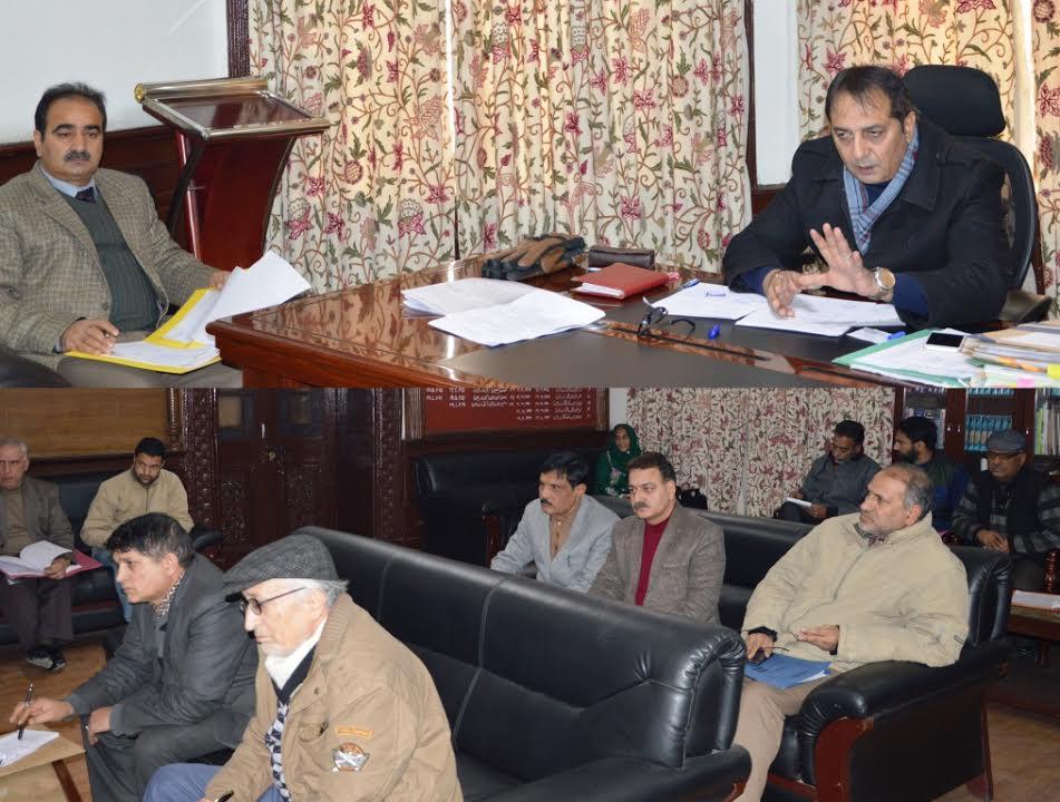 Div Com reviews security of schools