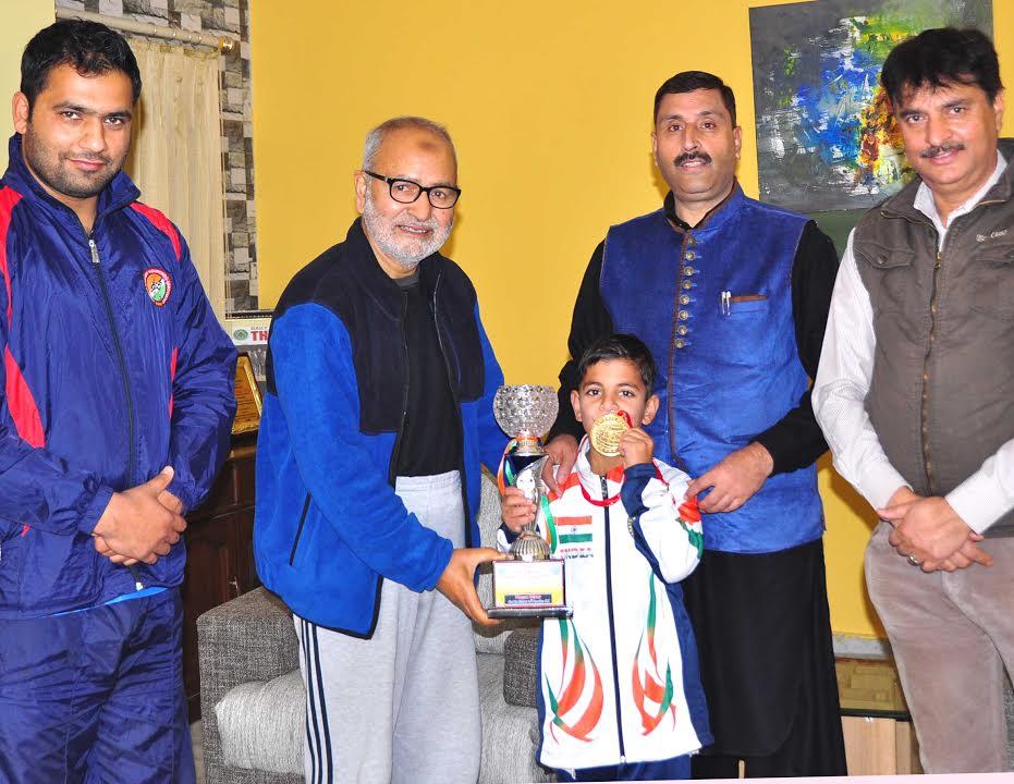 Karate champ Hashim Mansoor meets Education Minister