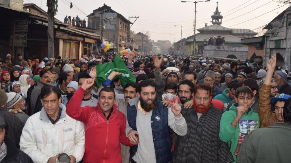 Mirwaiz again placed under house arrest