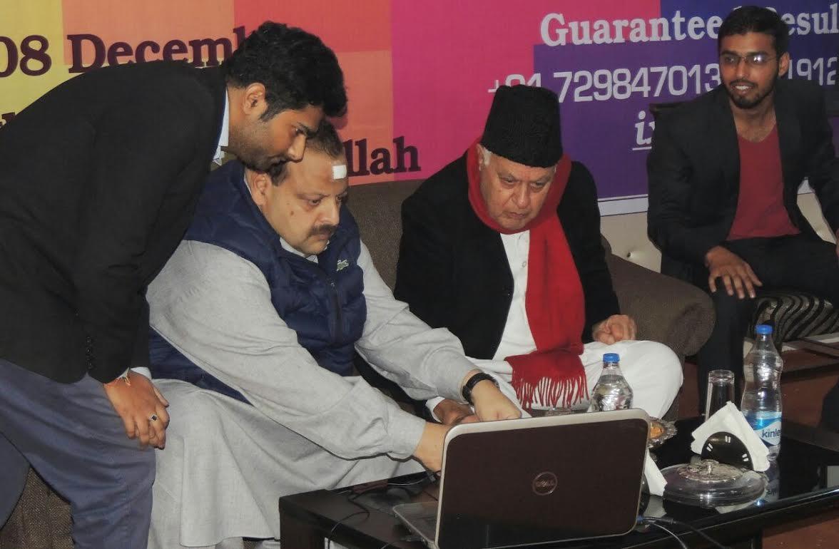 Farooq inaugurates portal for KAS aspirants