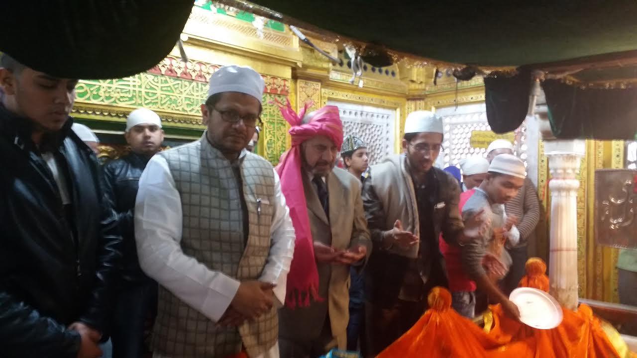 In times of turmoil, spiritual love can rebuild image of Islam: Renzushah