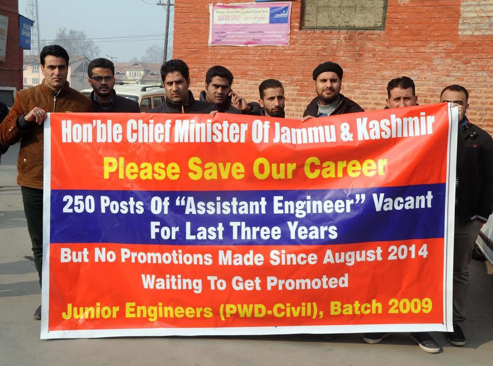 Save our career: JE’s tell CM Mehbooba
