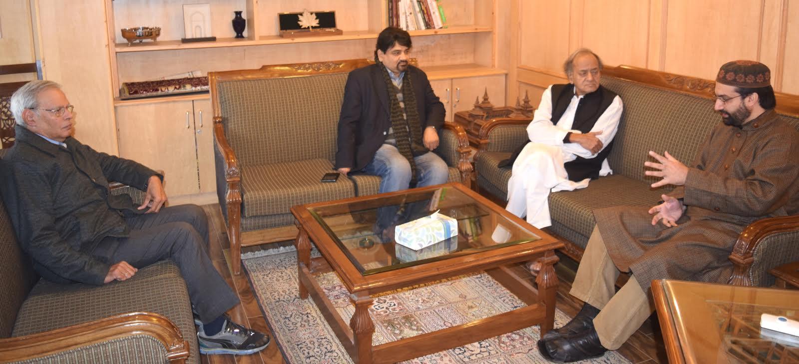Indian Civil Society group meets Mirwaiz