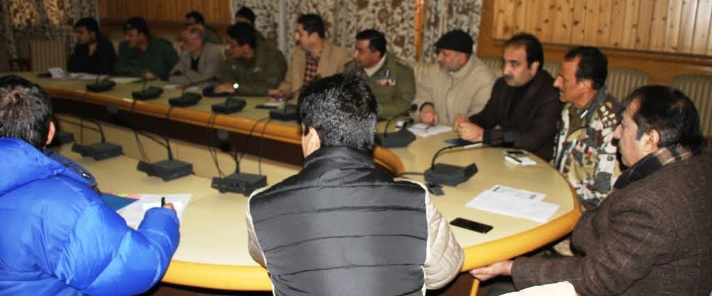 Div Com convenes meeting