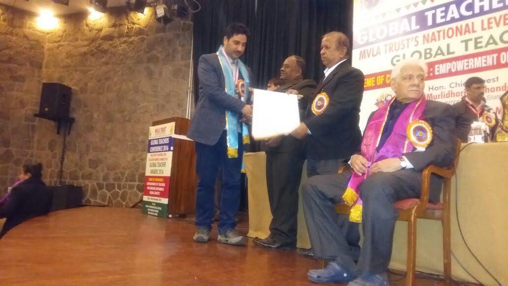 Dr Rouf Hamza bags global role model teacher award
