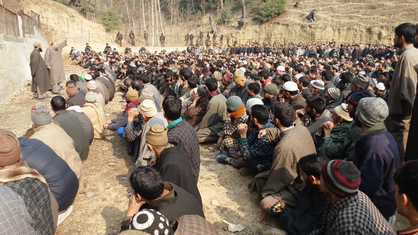 Resolve Kashmir so that mothers don’t receive coffins: Er Rashid