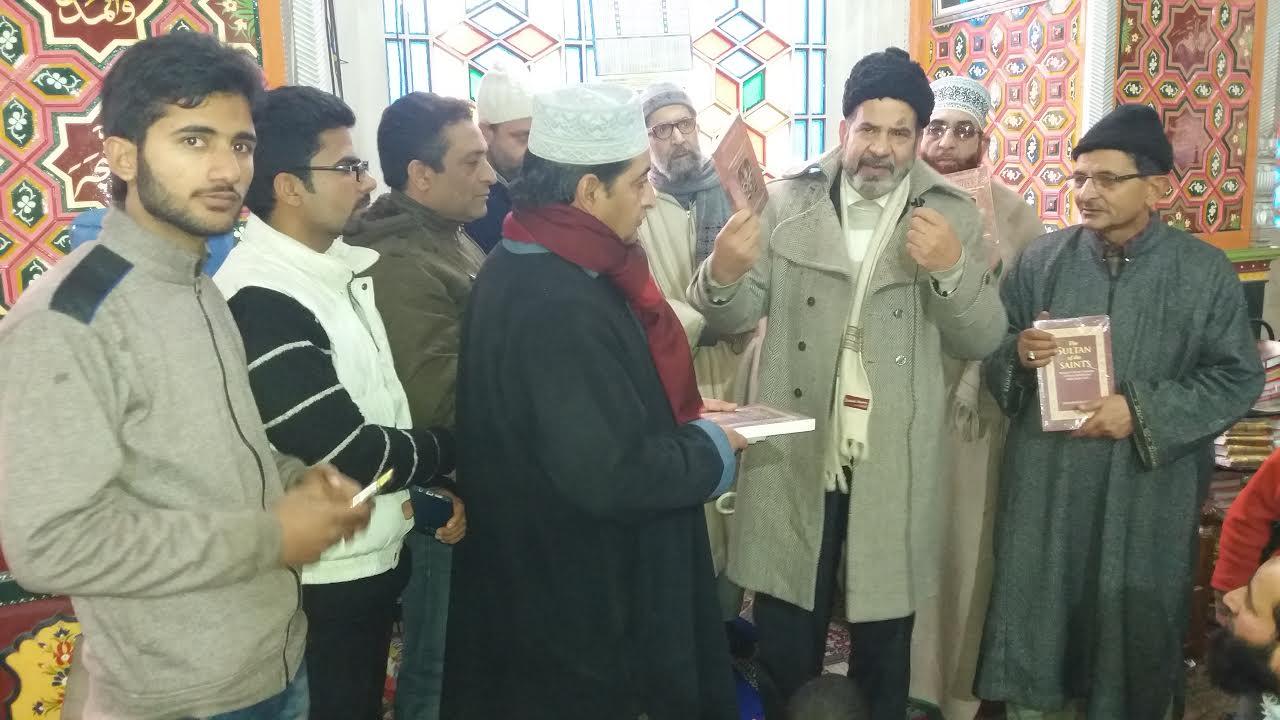 Kashmir society presents book titled ‘secret of secrets of Gousul Azam’