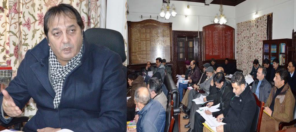 Div Com reviews functioning of R&B department