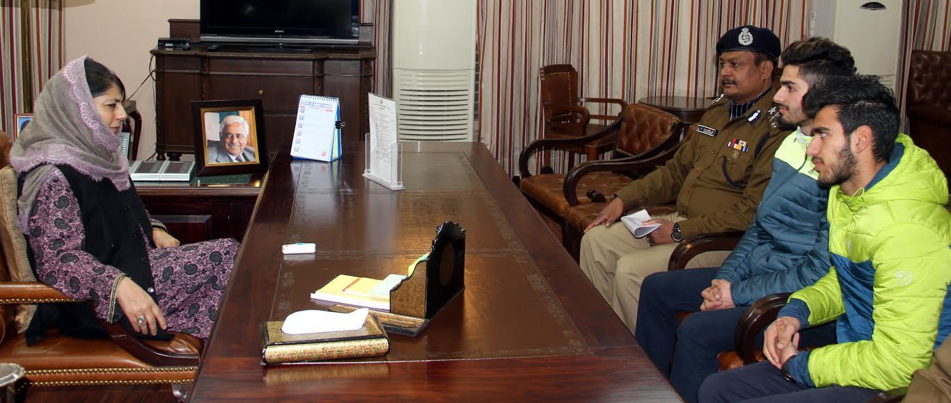 2 Kashmiri boys to play for Spanish Football Club, call on CM