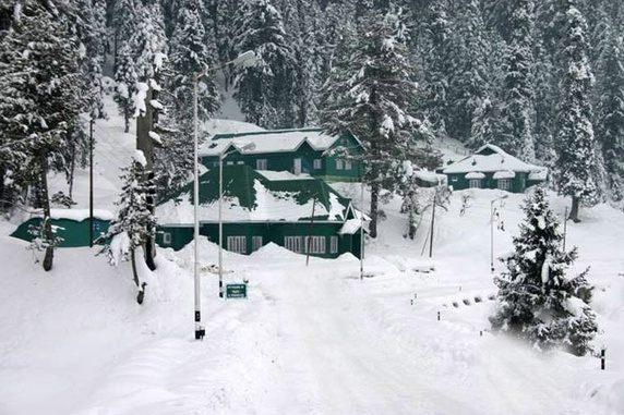 Snowfall damage houses, orchards in North Kashmir