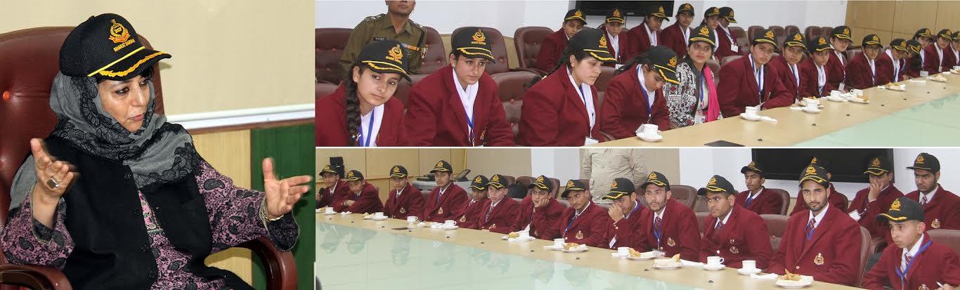 Back from outside tour, students of border districts call on CM