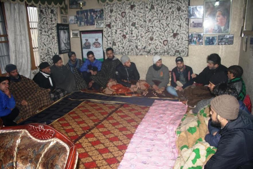 Student delegations, party representatives call on Shabir Shah