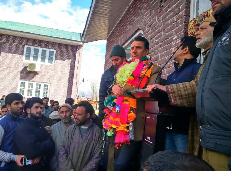 Party Workers backbone of PDP: Rafi Mir