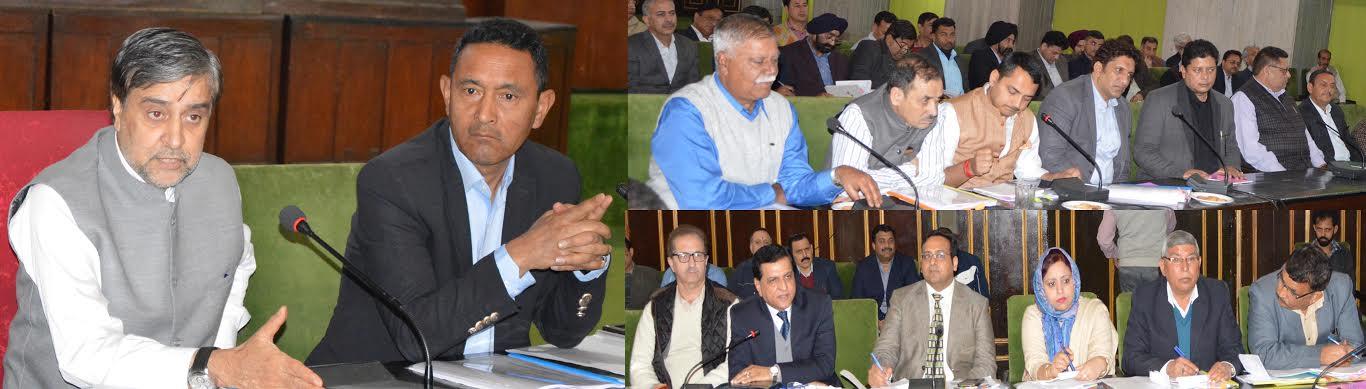 Mian Altaf chairs PAC meeting