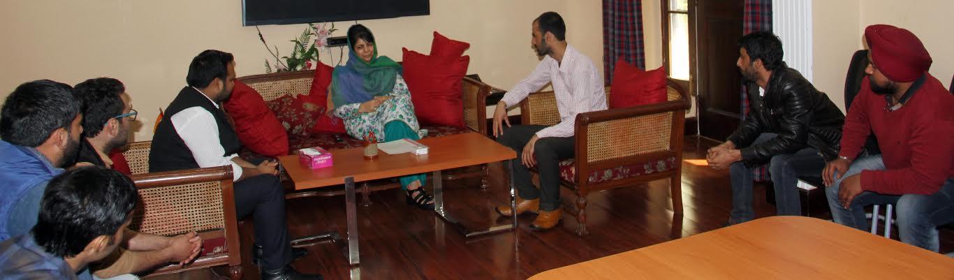 Deputation of NYC volunteers meets CM