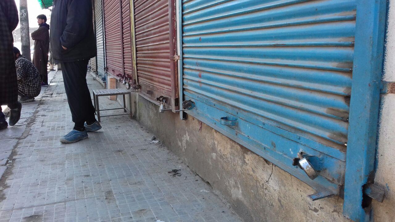 Handwara town shuts for second consecutive day
