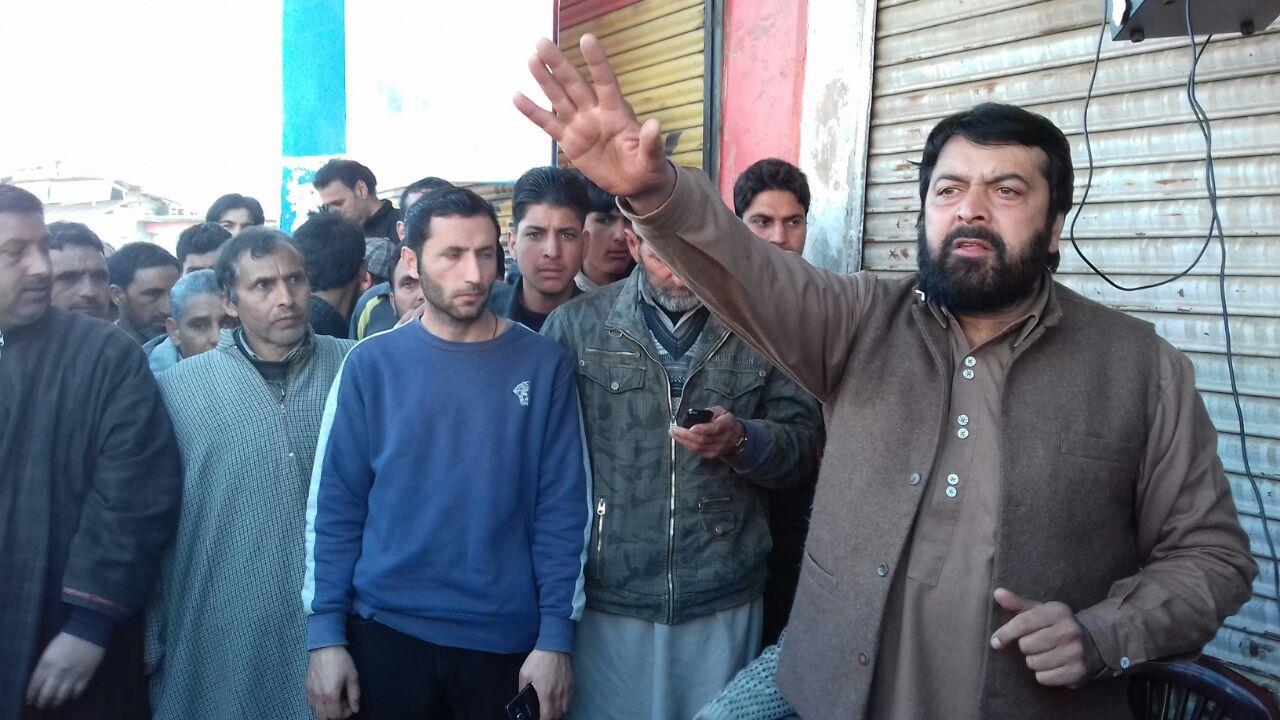 Handwara town shuts for second consecutive day
