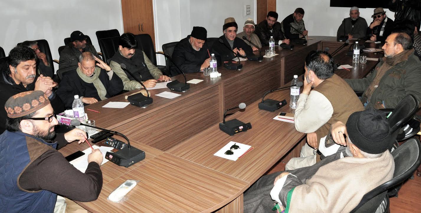 Mirwaiz presides APHC Executive Council meeting