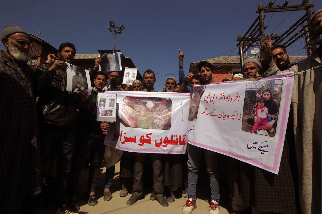 Mother-daughter duo of Anantnag ‘killed’; says protesting family