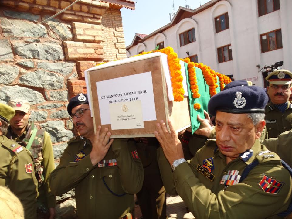 Wreath laying ceremony held at DPL Srinagar