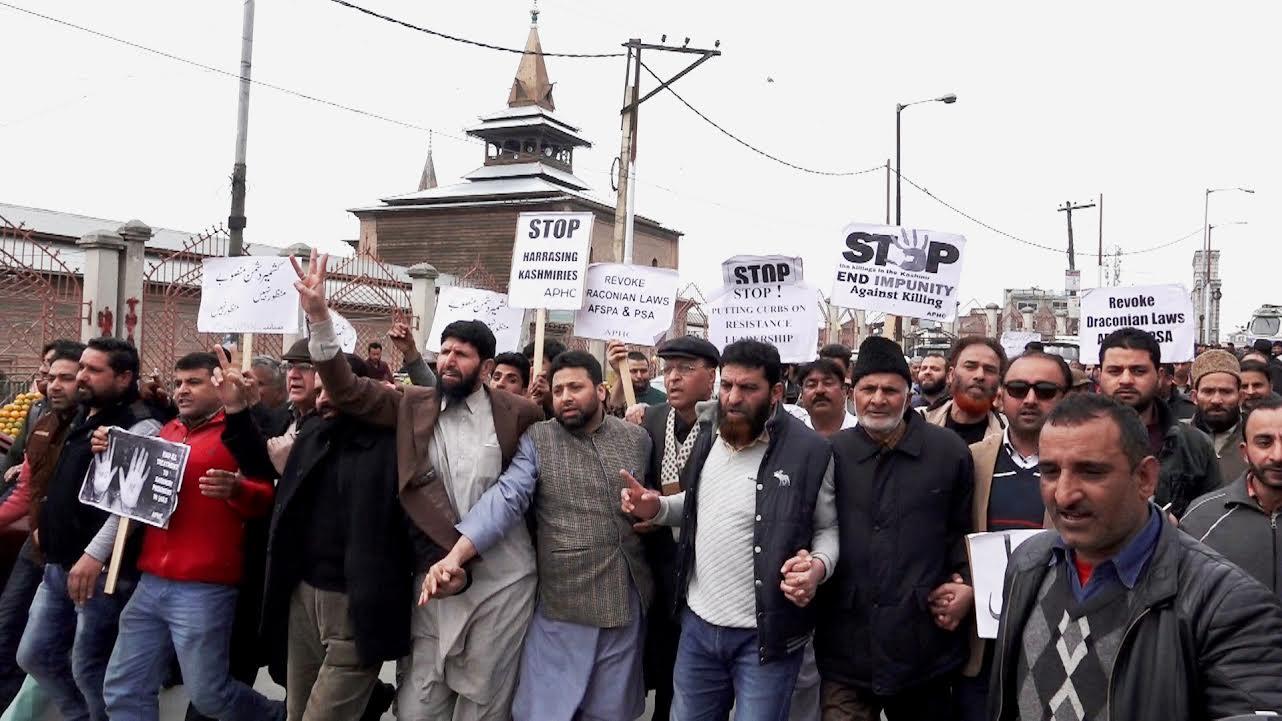 Joint Hurriyat stages protest in Nowhatta